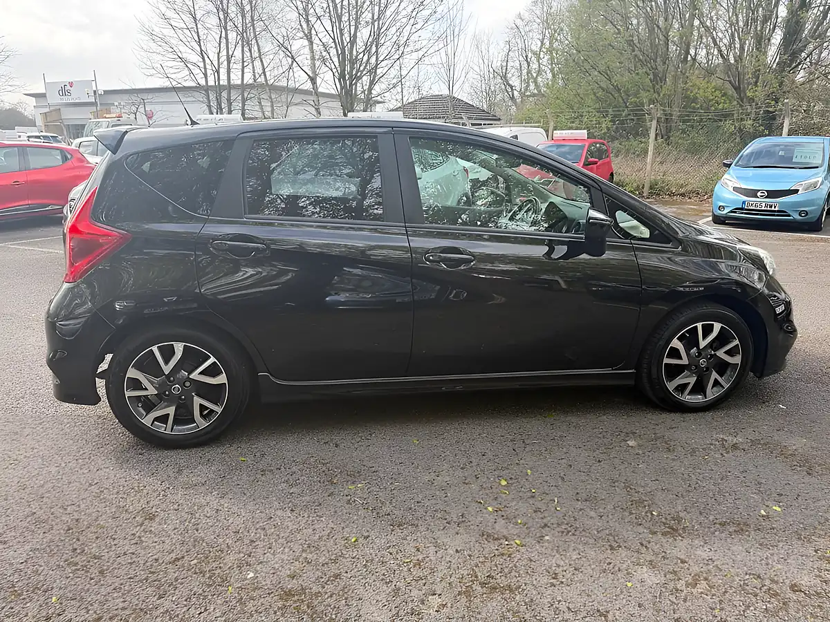 Used 2014 Nissan Note Tekna Black - Interior and Exterior details 7
