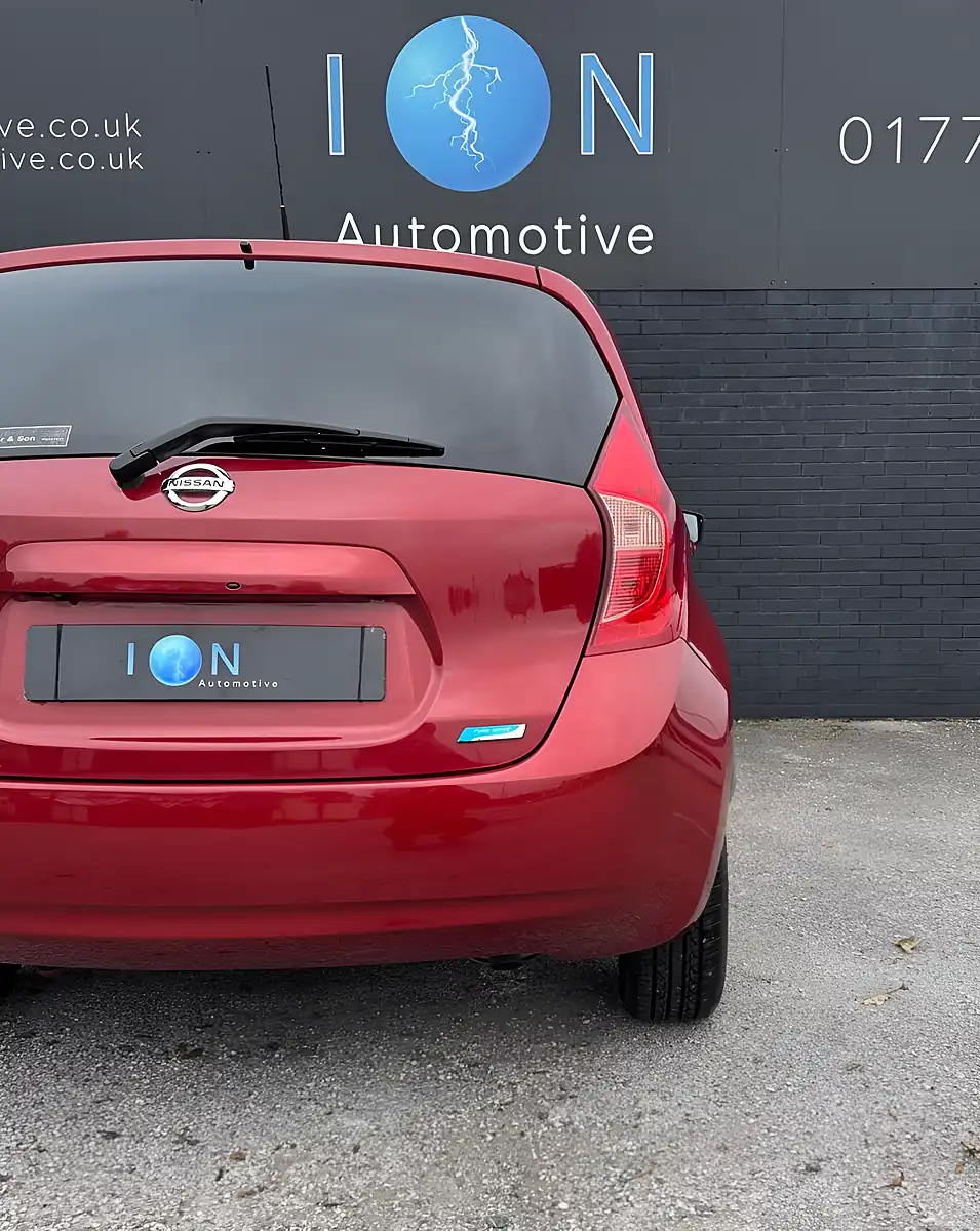 Used 2014 Nissan Note Tekna Force Red Metallic - Interior and Exterior details 5