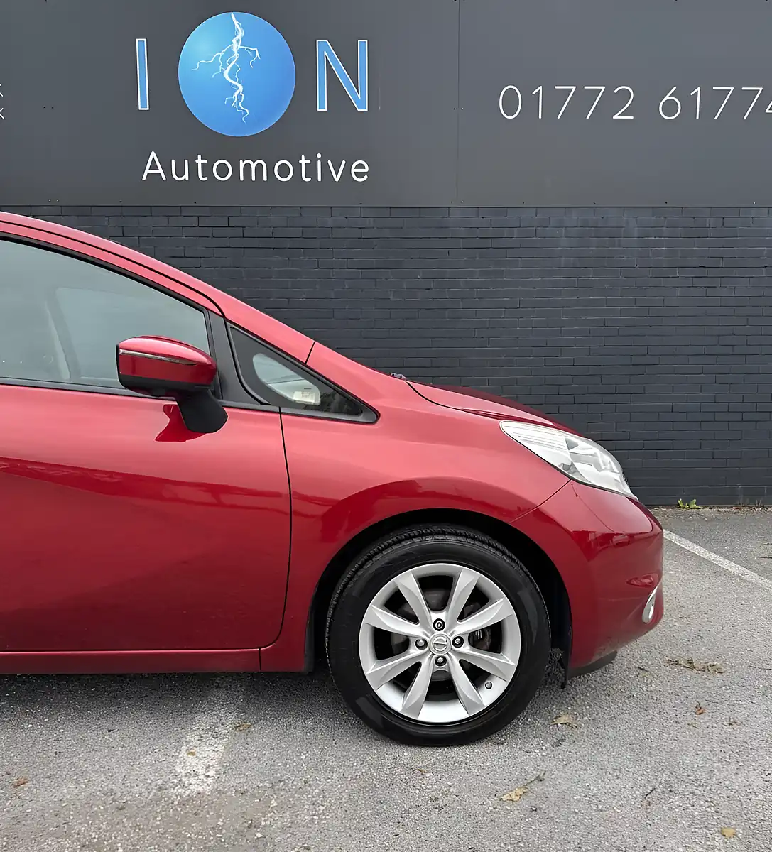 Used 2014 Nissan Note Tekna Force Red Metallic - Interior and Exterior details 8