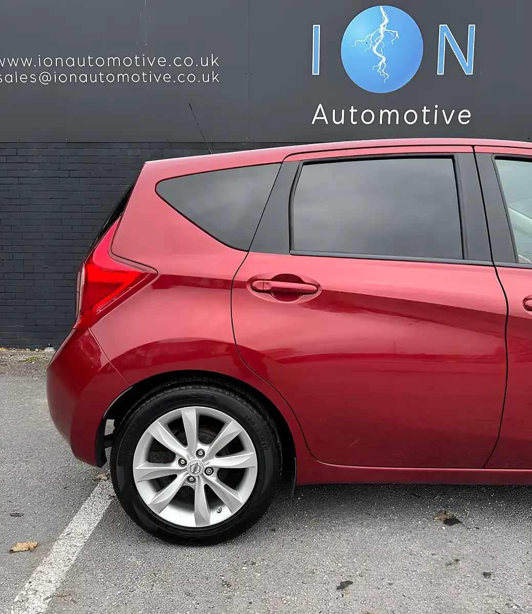 Used 2014 Nissan Note Tekna Force Red Metallic - Interior and Exterior details 9