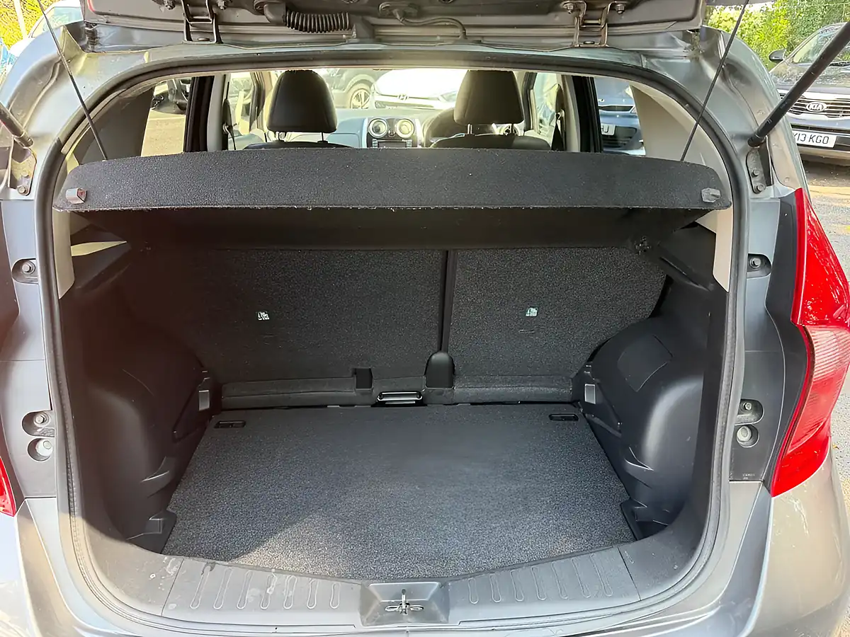 Used 2014 Nissan Note Tekna Grey - Interior and Exterior details 11