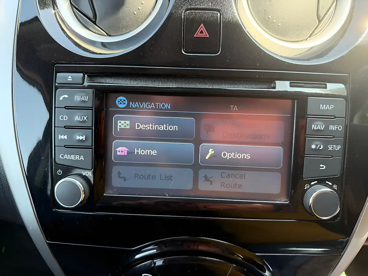 Used 2014 Nissan Note Tekna Grey - Interior and Exterior details 18