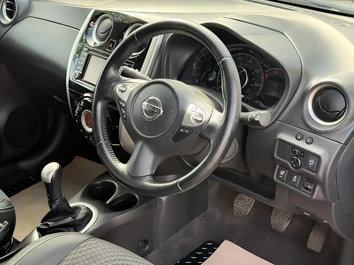 Used 2014 Nissan Note Tekna Grey - Interior and Exterior details 17