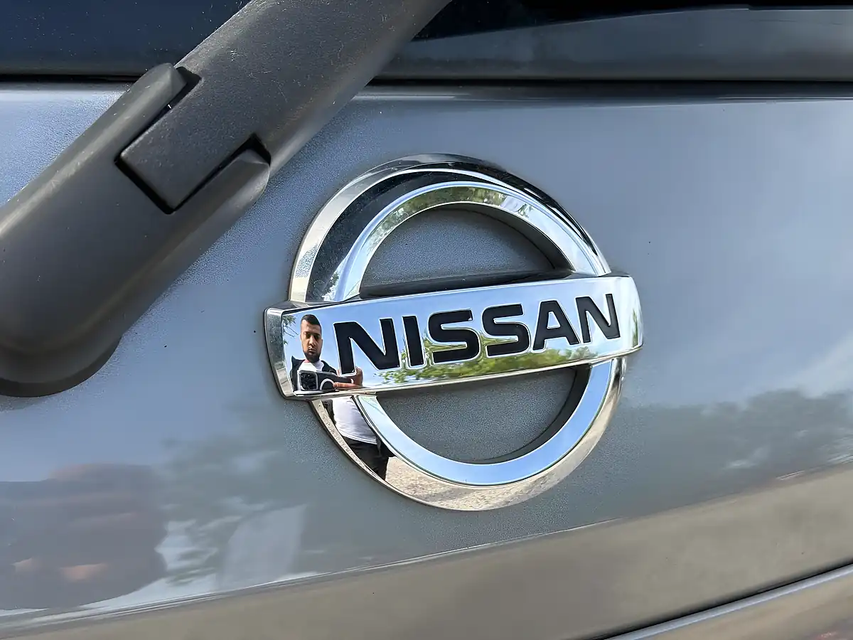 Used 2014 Nissan Note Tekna Grey - Interior and Exterior details 18