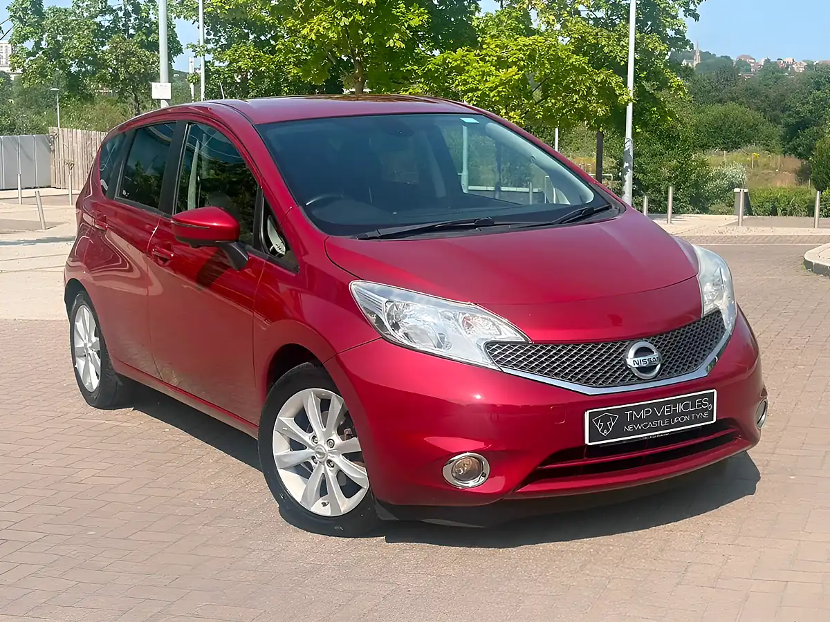Used 2014 Nissan Note Tekna Red - Front View
