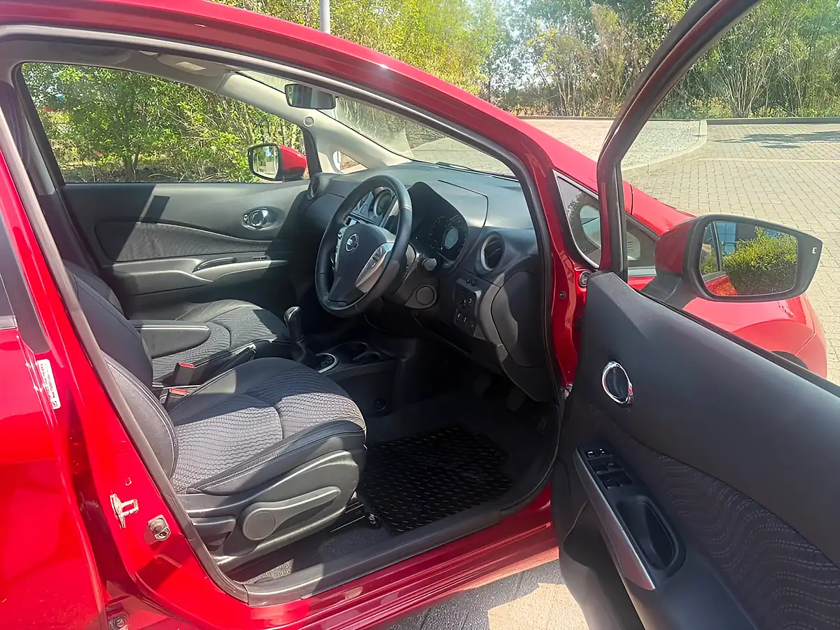 Used 2014 Nissan Note Tekna Red - Interior and Exterior details 10