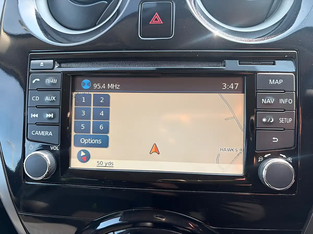 Used 2014 Nissan Note Tekna Red - Interior and Exterior details 16