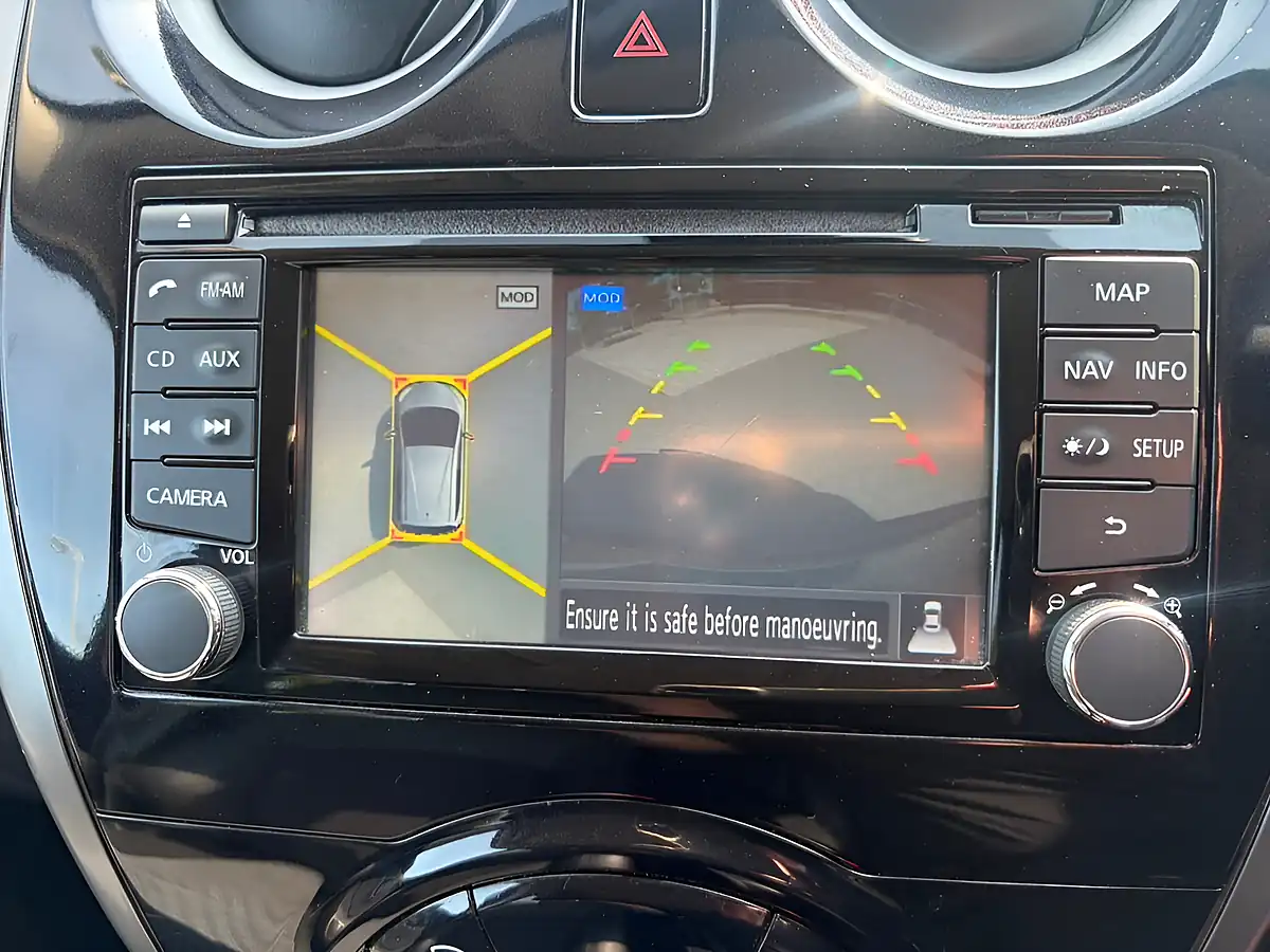 Used 2014 Nissan Note Tekna Red - Interior and Exterior details 17