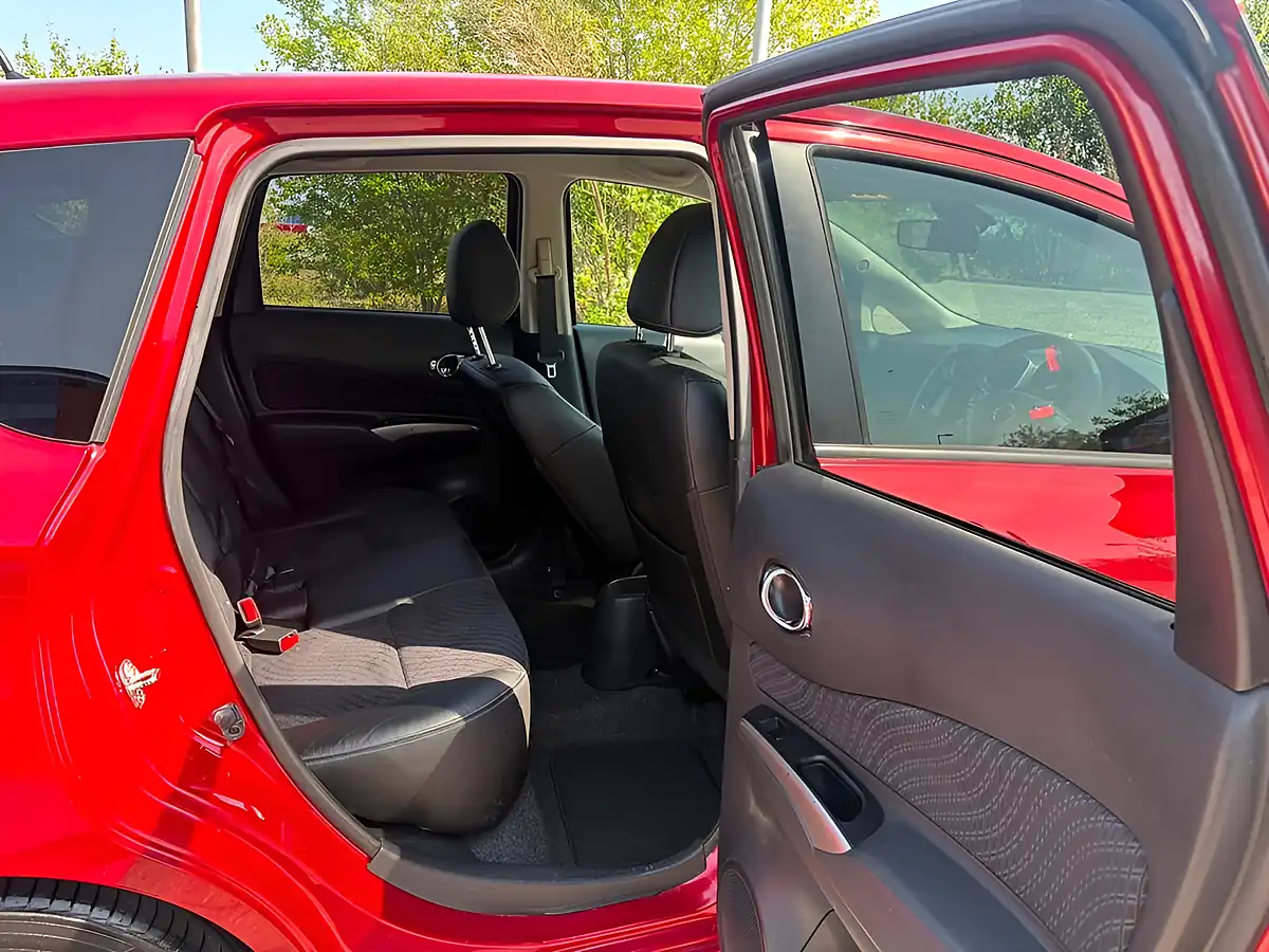 Used 2014 Nissan Note Tekna Red - Interior and Exterior details 18