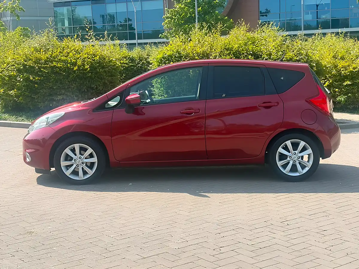 Used 2014 Nissan Note Tekna Red - Interior and Exterior details 7