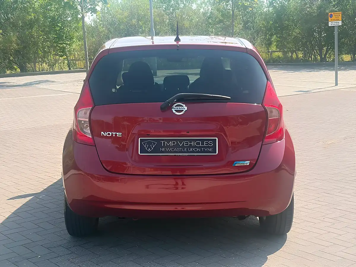 Used 2014 Nissan Note Tekna Red - Interior and Exterior details 9