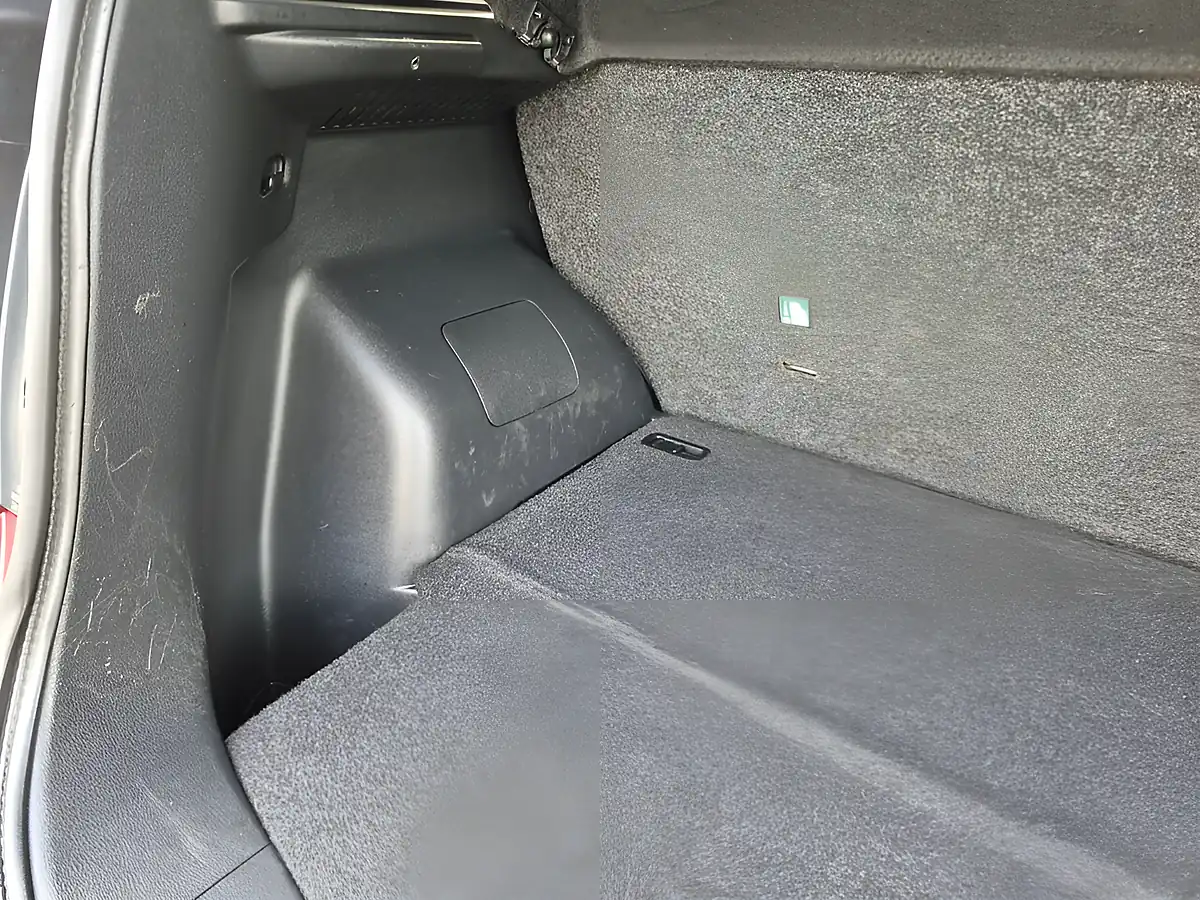 Used 2014 Nissan Note Tekna Red - Interior and Exterior details 13