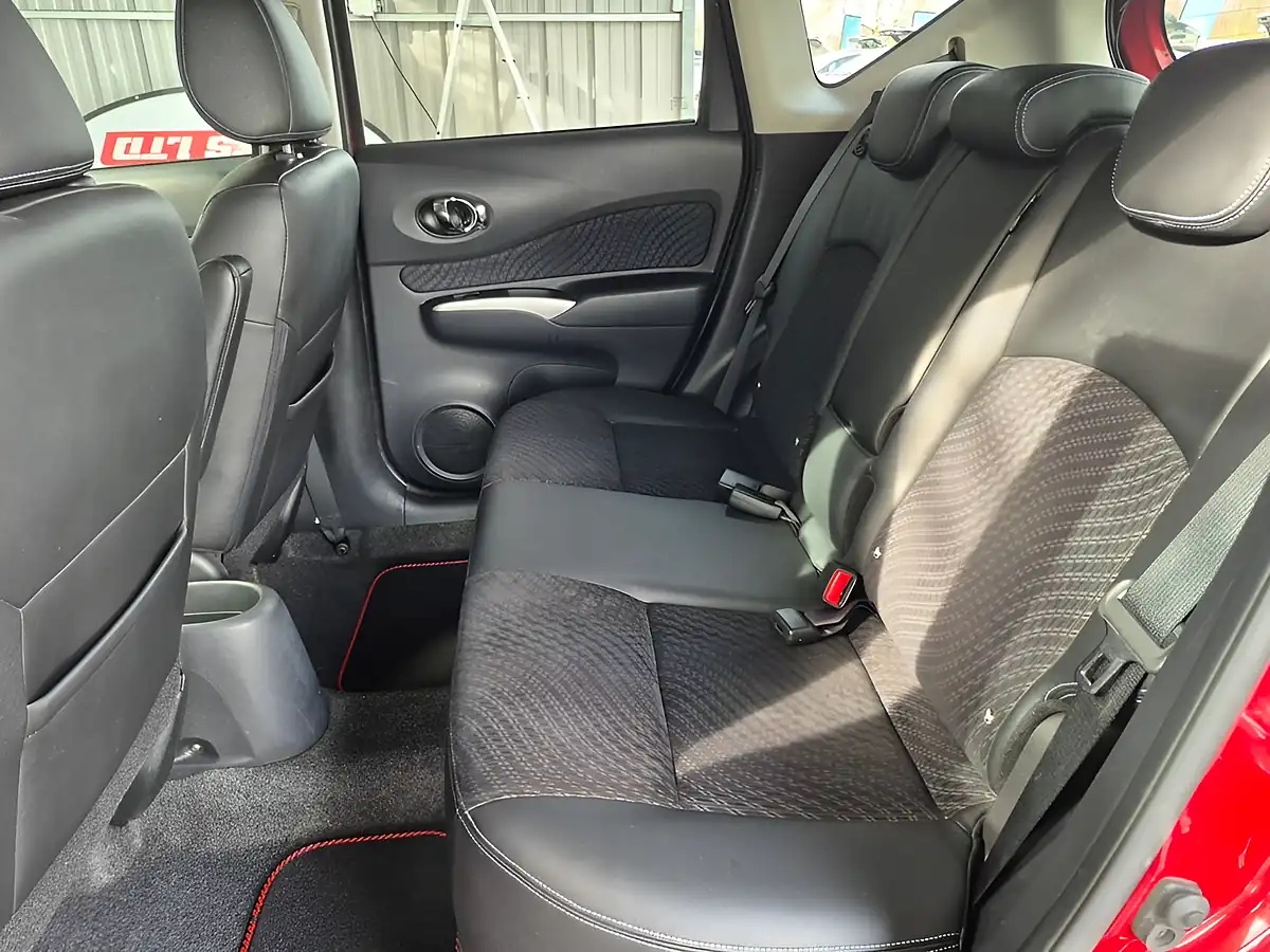 Used 2014 Nissan Note Tekna Red - Interior and Exterior details 18