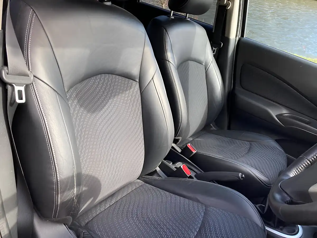 Used 2014 Nissan Note Tekna Silver - Interior and Exterior details 16