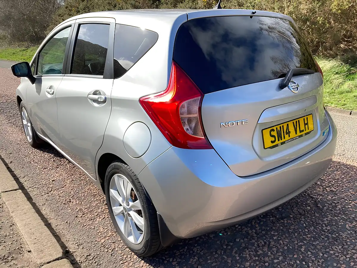 Used 2014 Nissan Note Tekna Silver - Interior and Exterior details 4