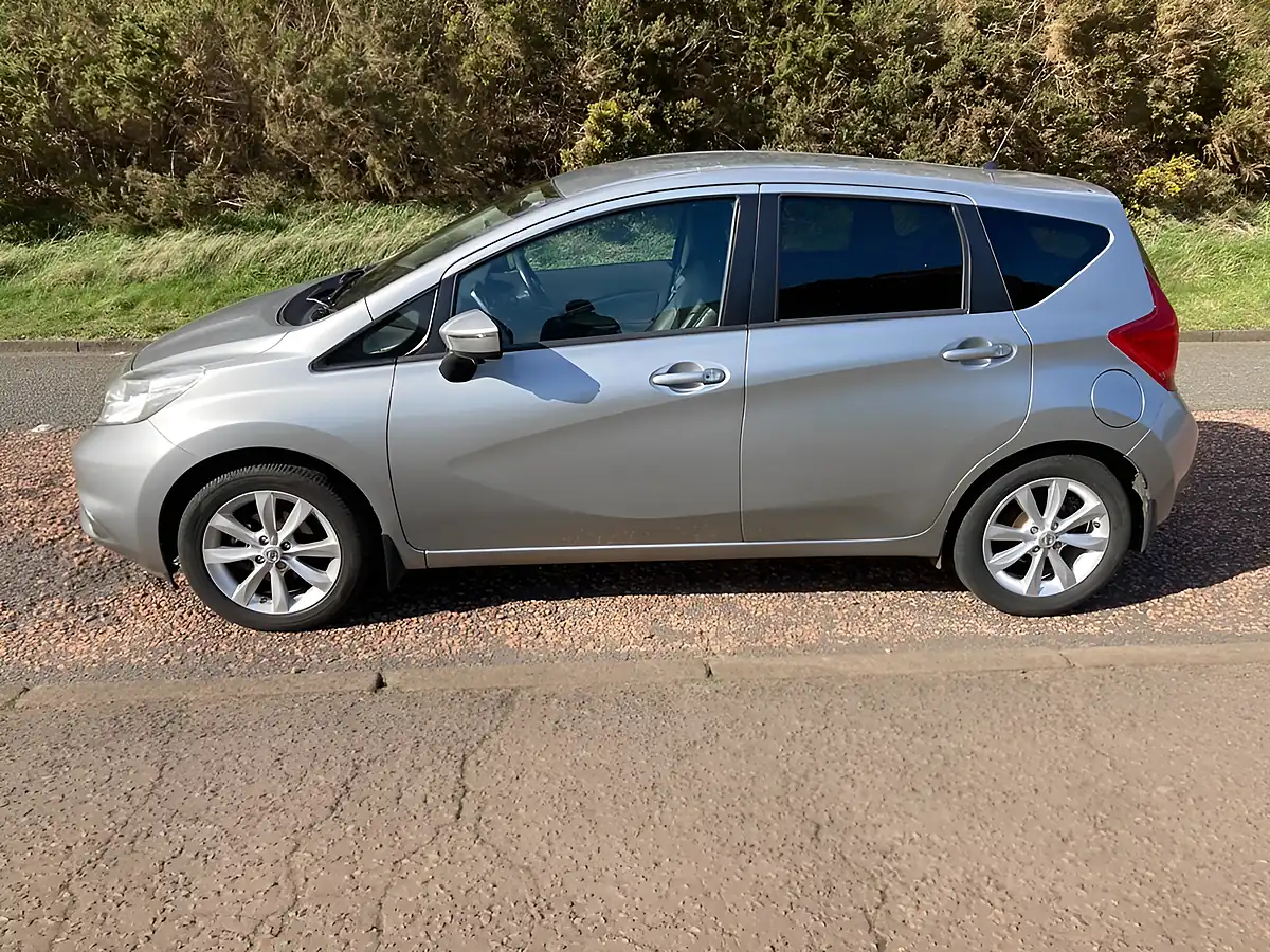 Used 2014 Nissan Note Tekna Silver - Interior and Exterior details 5