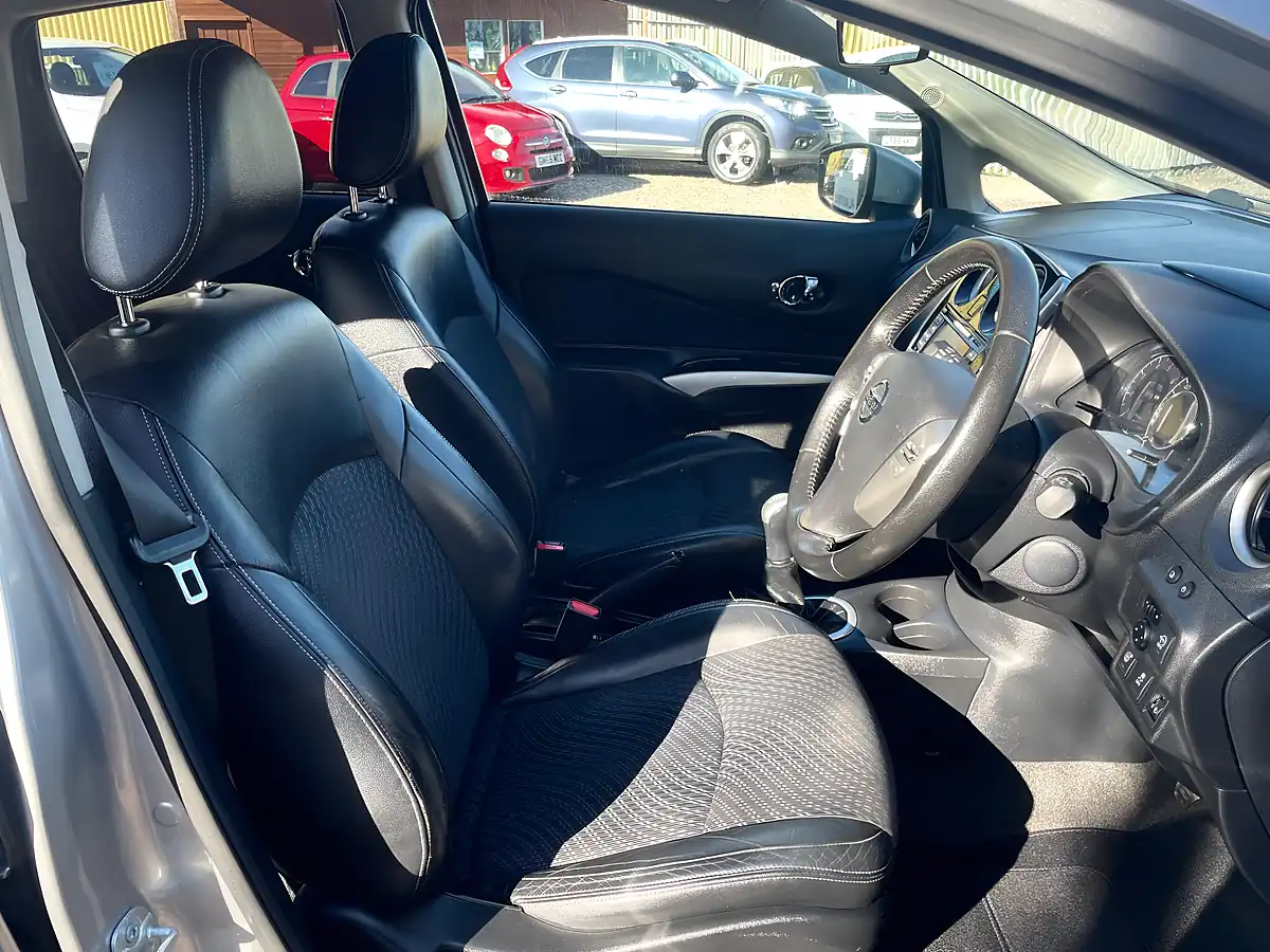 Used 2014 Nissan Note Tekna Silver - Interior and Exterior details 12