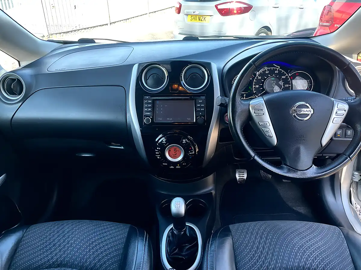 Used 2014 Nissan Note Tekna Silver - Interior and Exterior details 14