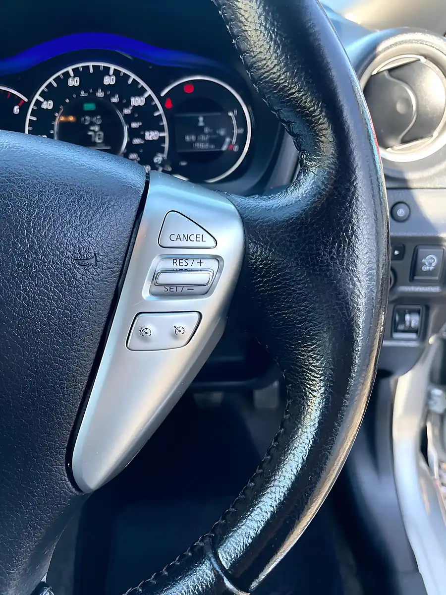 Used 2014 Nissan Note Tekna Silver - Interior and Exterior details 18