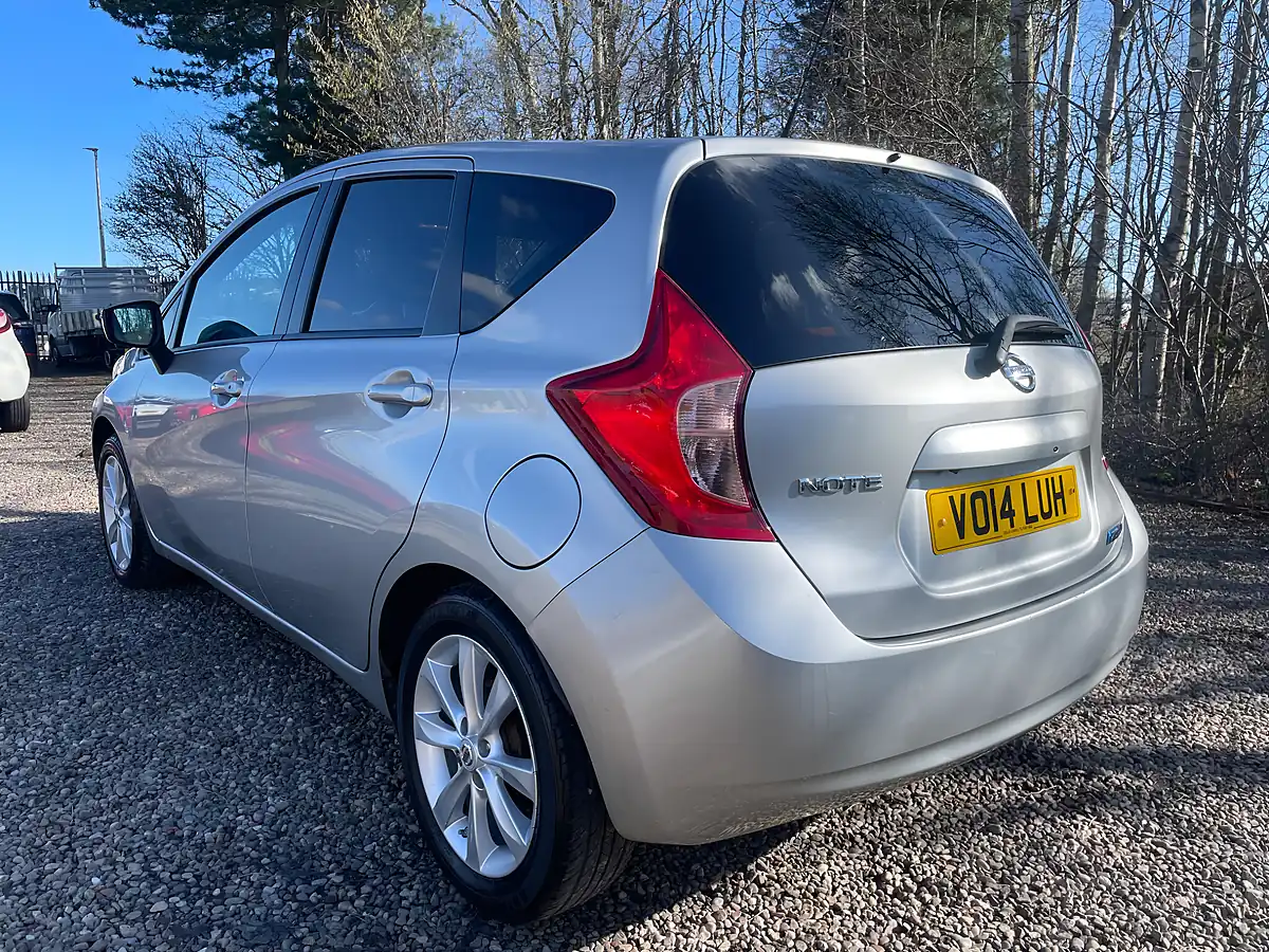 Used 2014 Nissan Note Tekna Silver - Interior and Exterior details 4