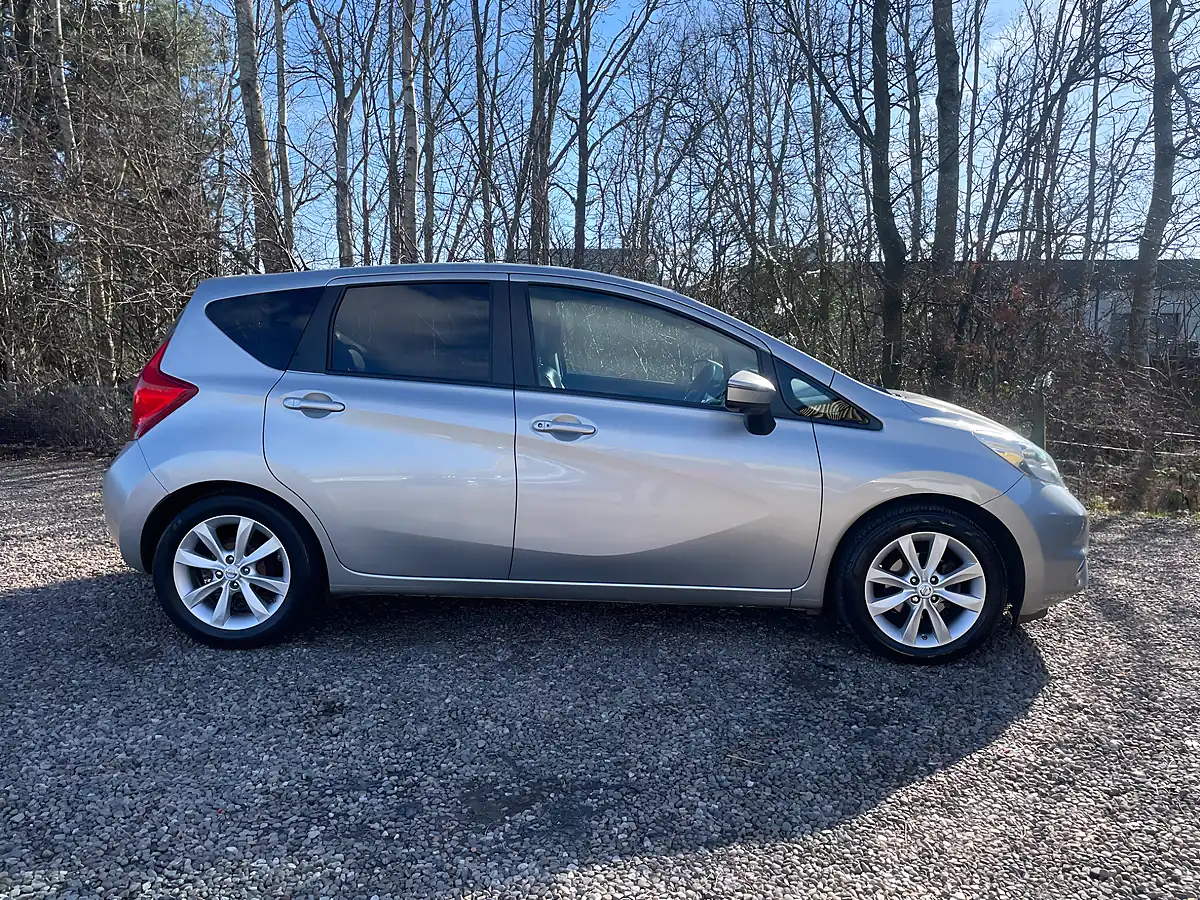 Used 2014 Nissan Note Tekna Silver - Interior and Exterior details 5
