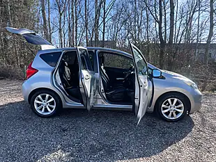 Used 2014 Nissan Note Tekna Silver - Interior and Exterior details 7