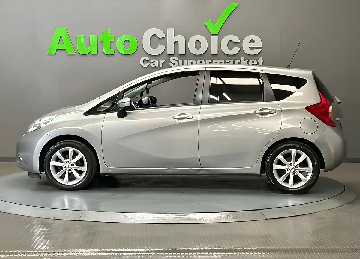 Used 2014 Nissan Note Tekna Silver - Interior and Exterior details 15