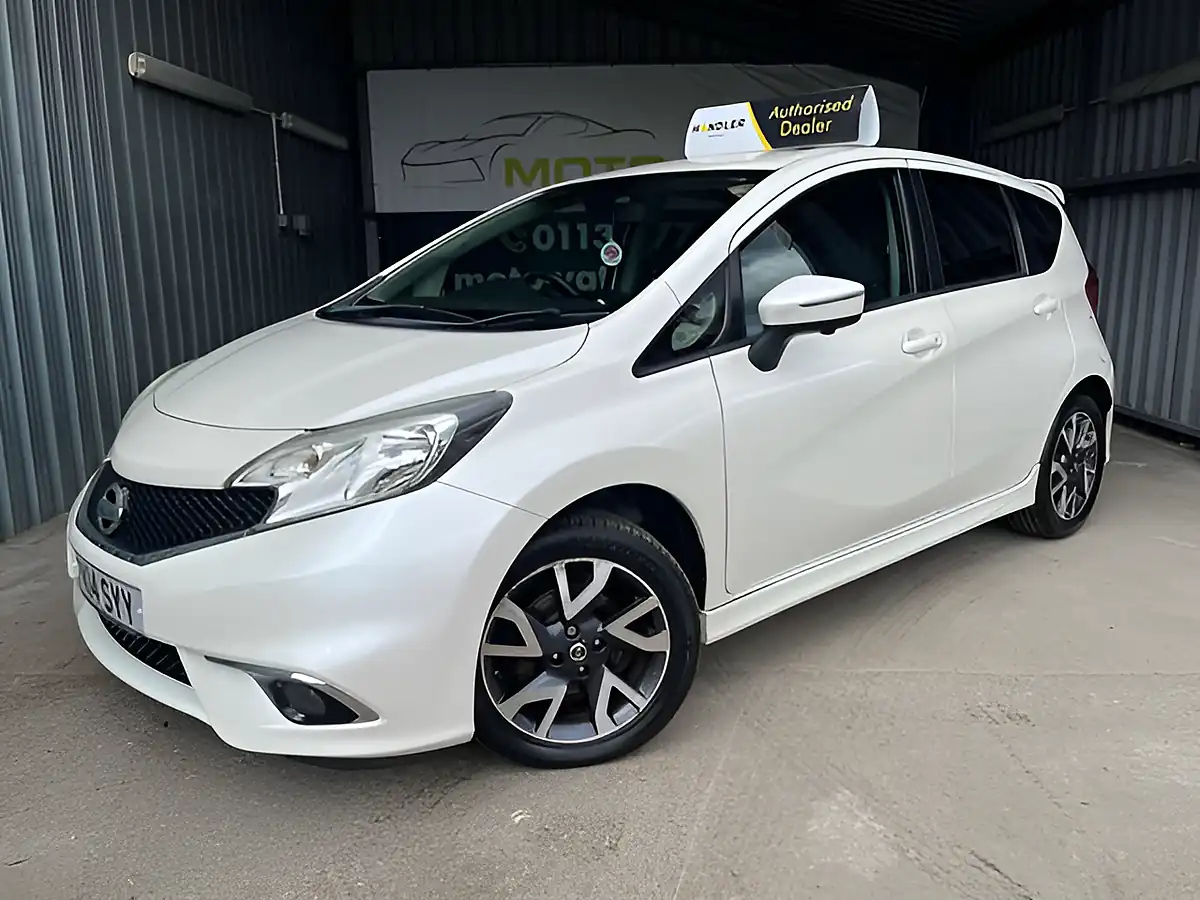 Used 2014 Nissan Note Tekna White - Front View