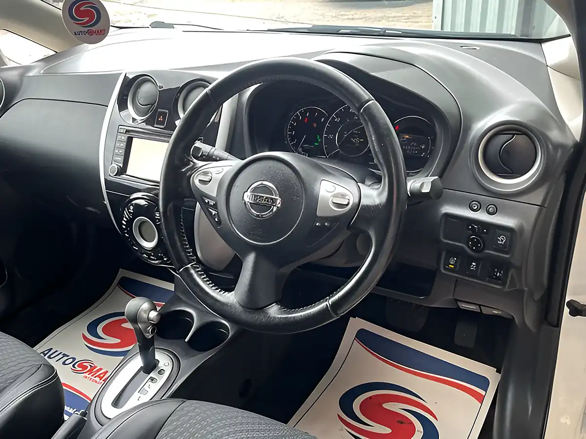 Used 2014 Nissan Note Tekna White - Interior and Exterior details 14