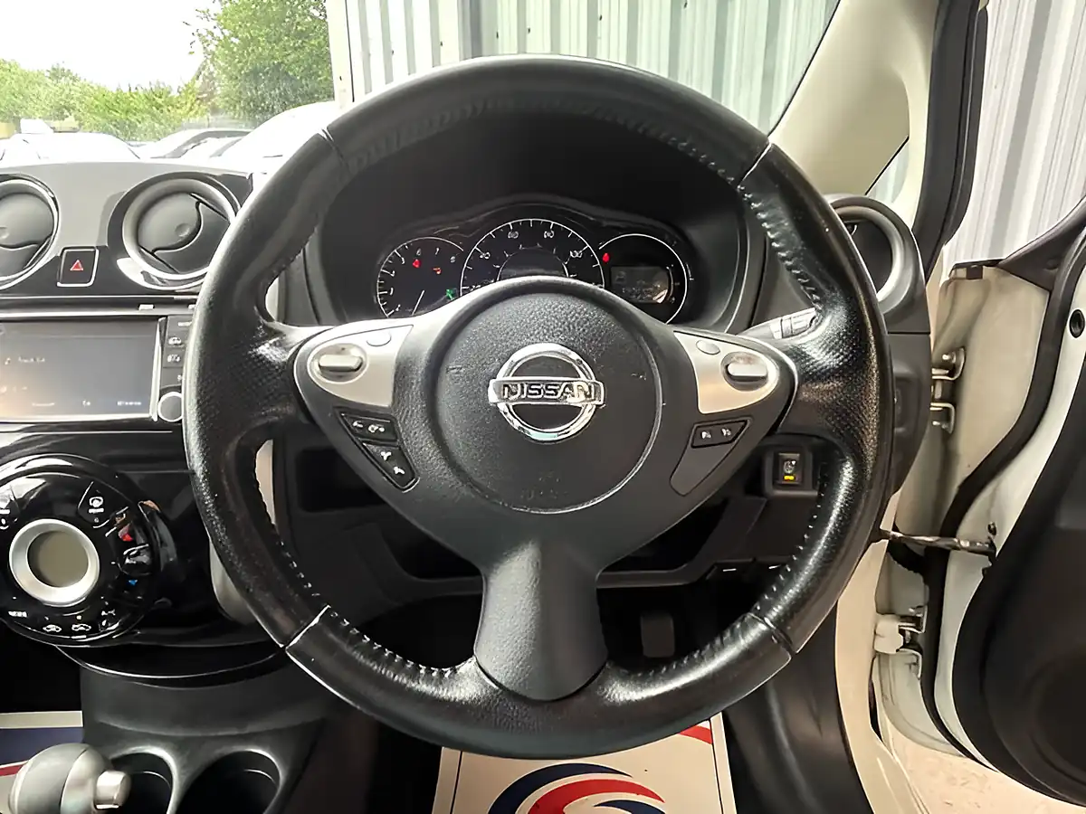 Used 2014 Nissan Note Tekna White - Interior and Exterior details 16