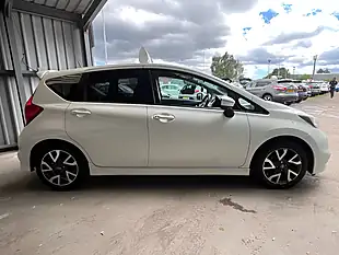 Used 2014 Nissan Note Tekna White - Interior and Exterior details 8