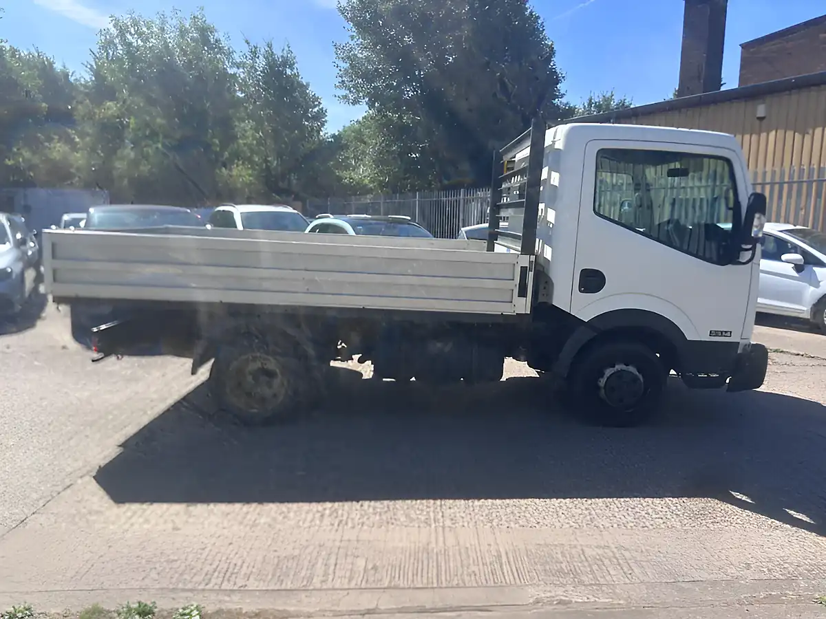 Used 2014 Nissan NT400 Cabstar 35.14 L1 2dr White - Interior and Exterior details 3