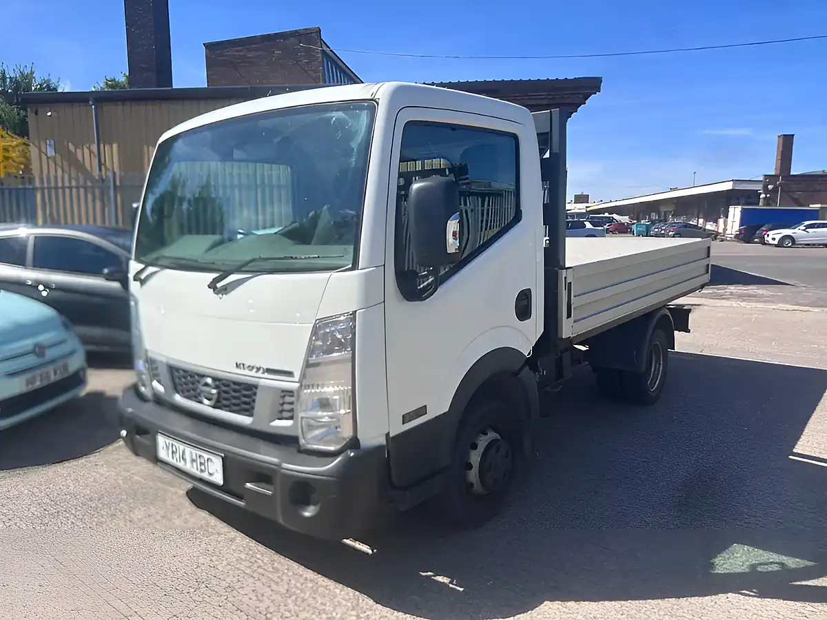 Used 2014 Nissan NT400 Cabstar 35.14 L1 2dr White - Interior and Exterior details 8