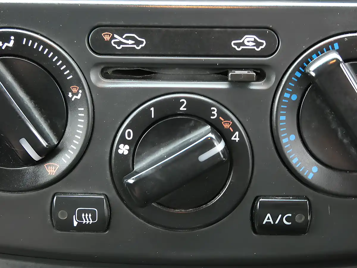 Used 2014 Nissan NV200 Acenta White - Interior and Exterior details 17