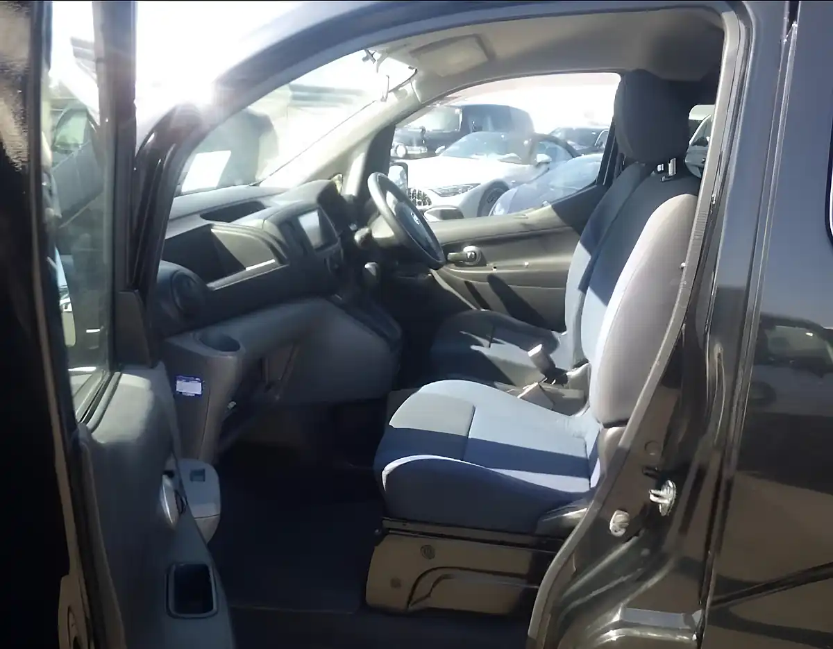 Used 2014 Nissan NV200 Premium Gx Black - Interior and Exterior details 7