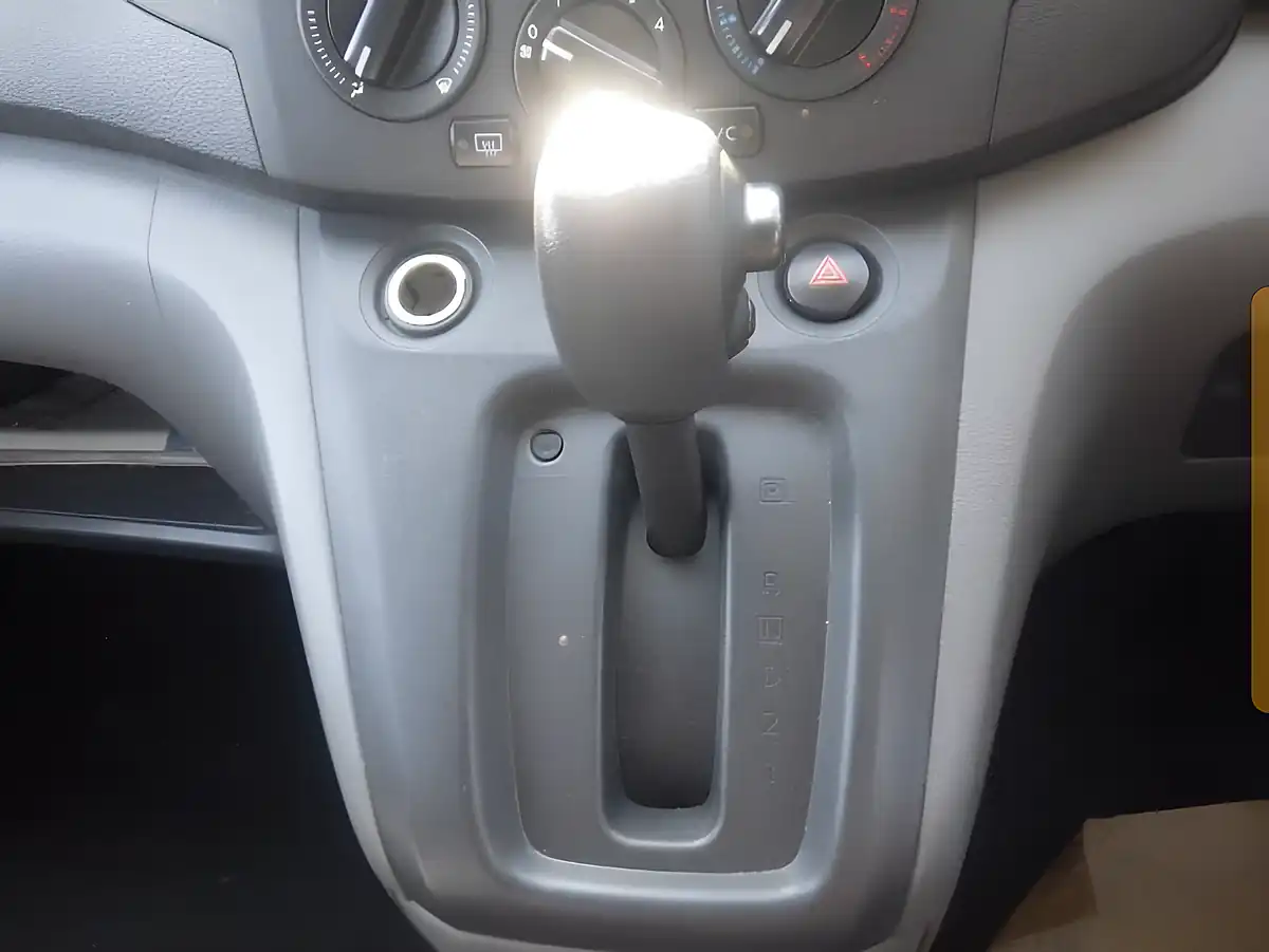 Used 2014 Nissan NV200 Premium Gx Black - Interior and Exterior details 9