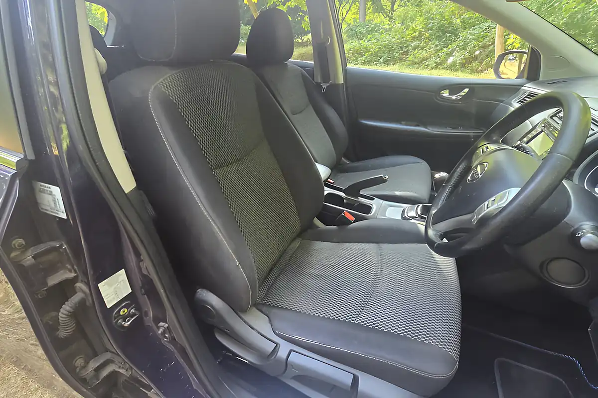 Used 2014 Nissan Pulsar N-Tec Blue - Interior and Exterior details 15