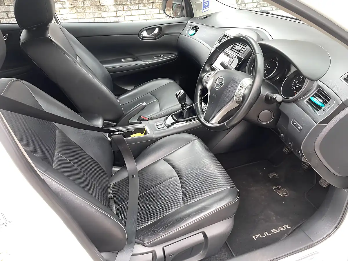 Used 2014 Nissan Pulsar Tekna White - Interior and Exterior details 10
