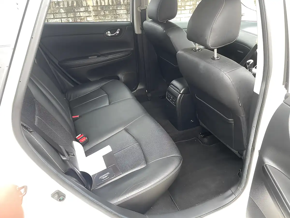 Used 2014 Nissan Pulsar Tekna White - Interior and Exterior details 11