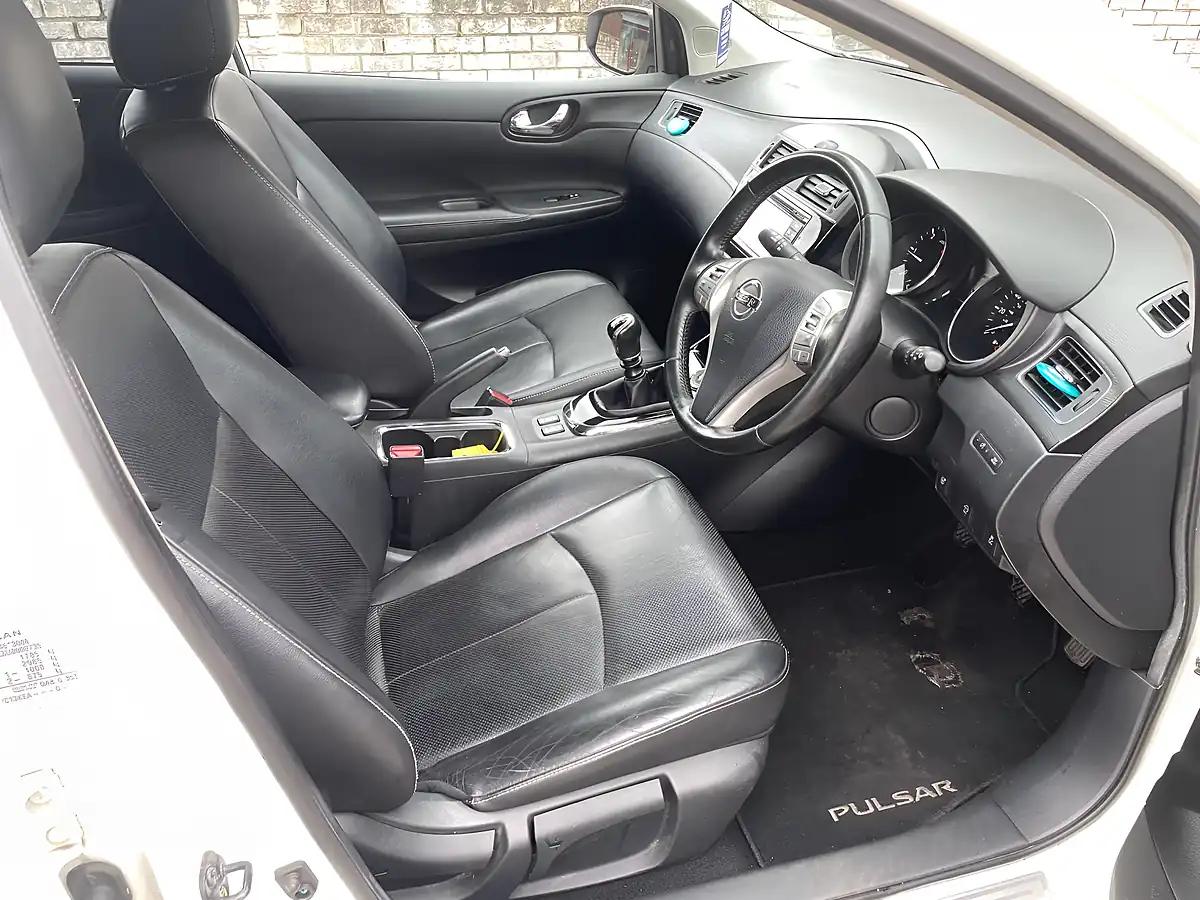 Used 2014 Nissan Pulsar Tekna White - Interior and Exterior details 13