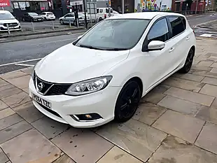 Used 2014 Nissan Pulsar Tekna White - Interior and Exterior details 6