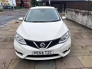 Used 2014 Nissan Pulsar Tekna White - Interior and Exterior details 7