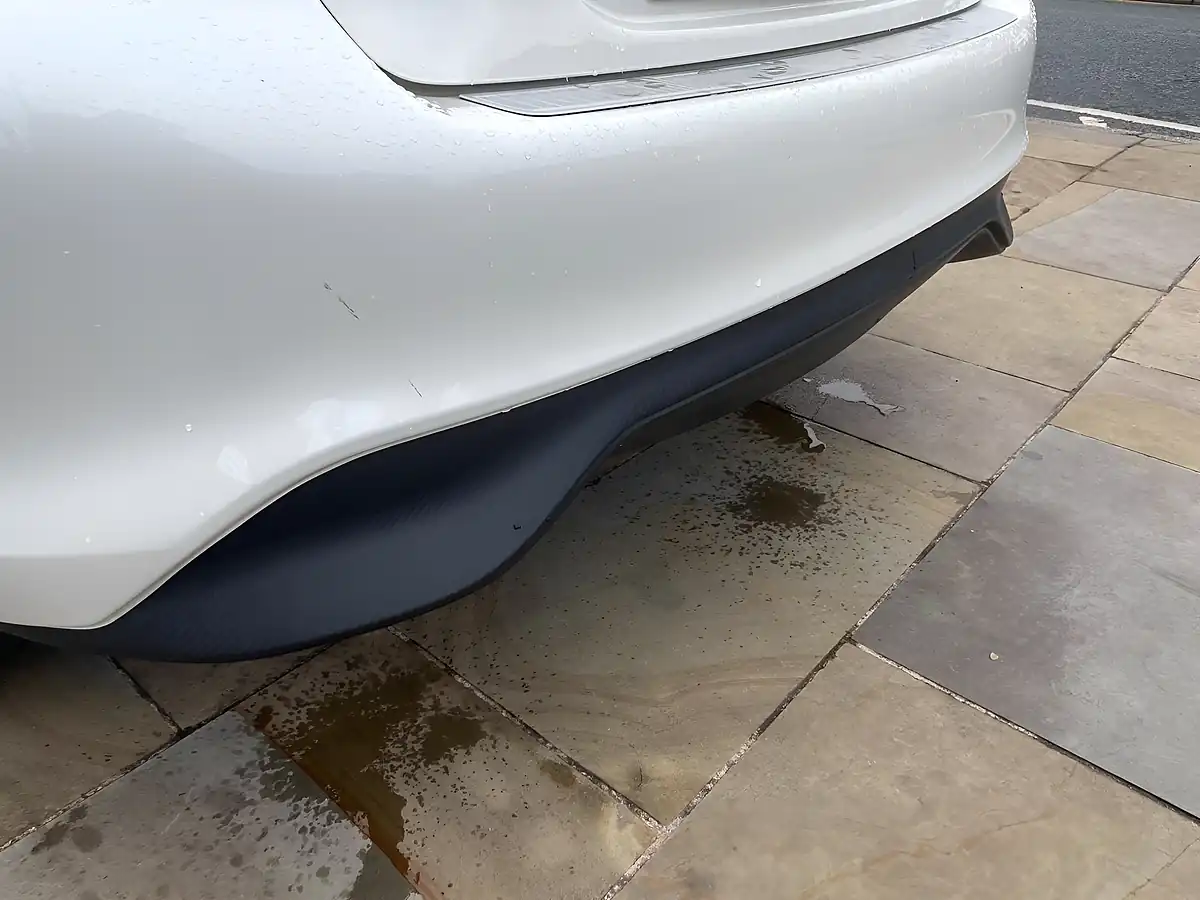 Used 2014 Nissan Pulsar Tekna White - Interior and Exterior details 8