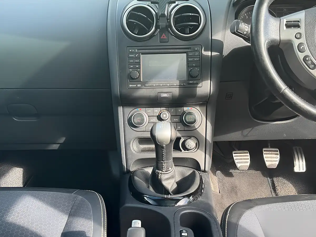 Used 2014 Nissan Qashqai 360 White - Interior and Exterior details 12