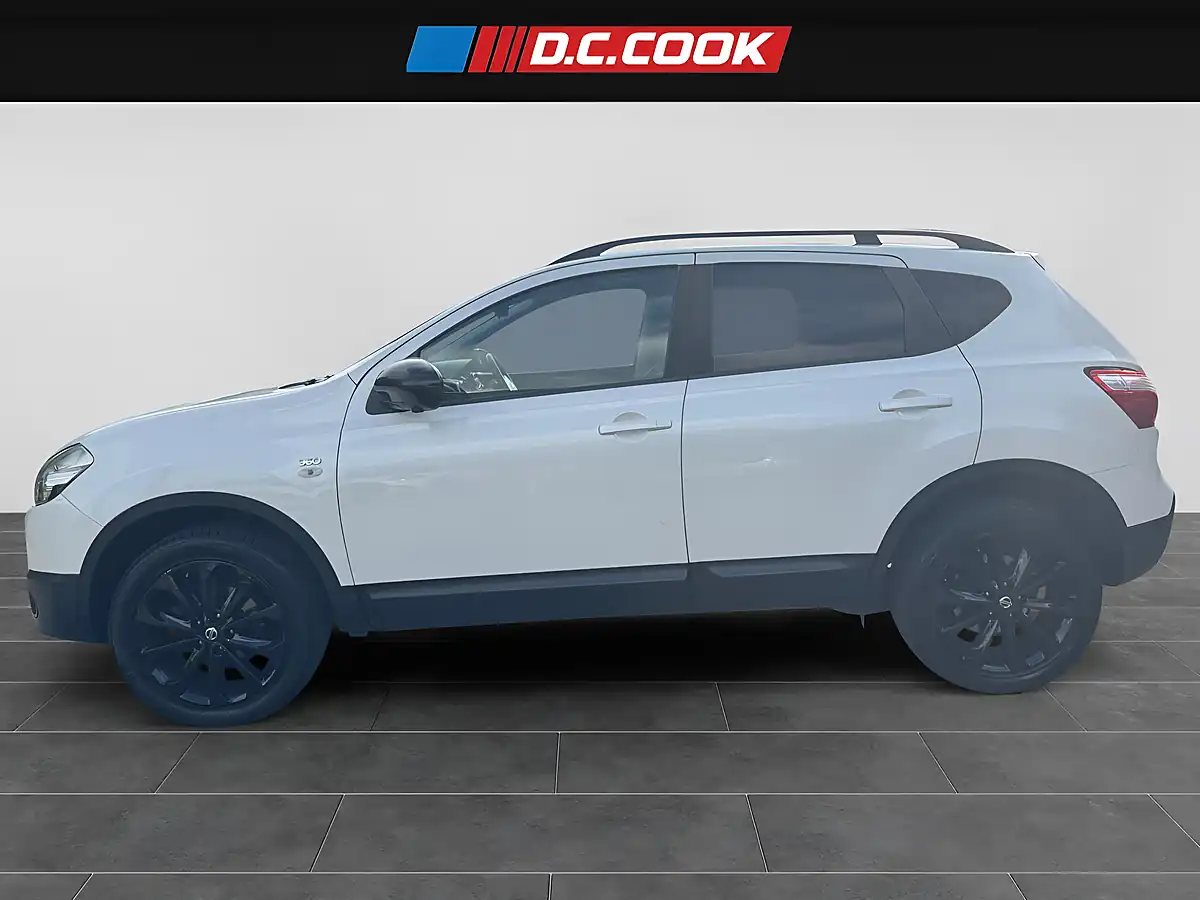 Used 2014 Nissan Qashqai 360 White - Interior and Exterior details 8