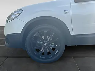 Used 2014 Nissan Qashqai 360 White - Interior and Exterior details 9