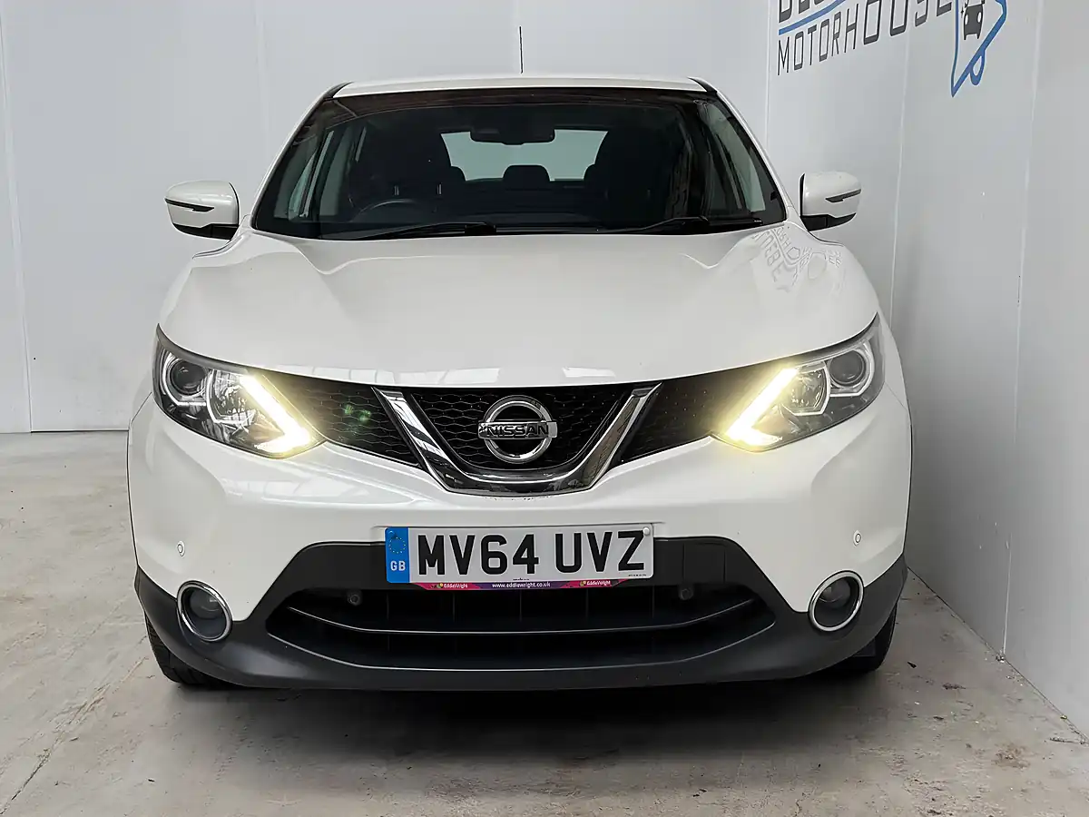 Used 2014 Nissan Qashqai Acenta 2WD Storm White - Interior and Exterior details 2