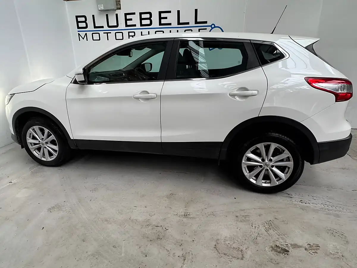 Used 2014 Nissan Qashqai Acenta 2WD Storm White - Interior and Exterior details 7