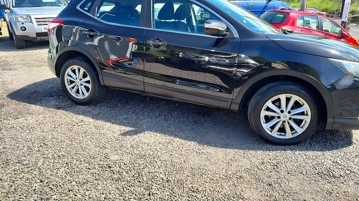 Used 2014 Nissan Qashqai Acenta Black - Interior and Exterior details 2