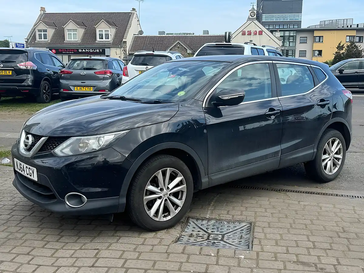 Used 2014 Nissan Qashqai Acenta Black - Interior and Exterior details 3